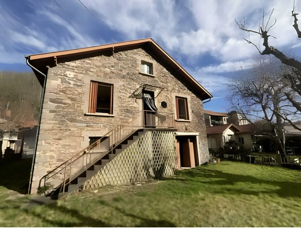 Maison en pierre 1950 : F → B en 4 mois